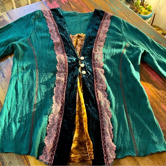 Cute Winter Top - Picture 1 of 7